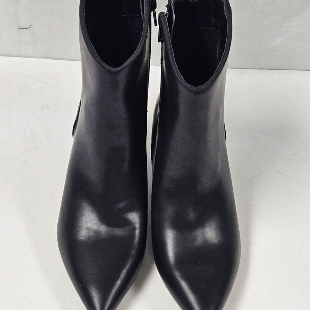 NEW On 34th Aatira Tulip Booties with Kitten Heel Size 5